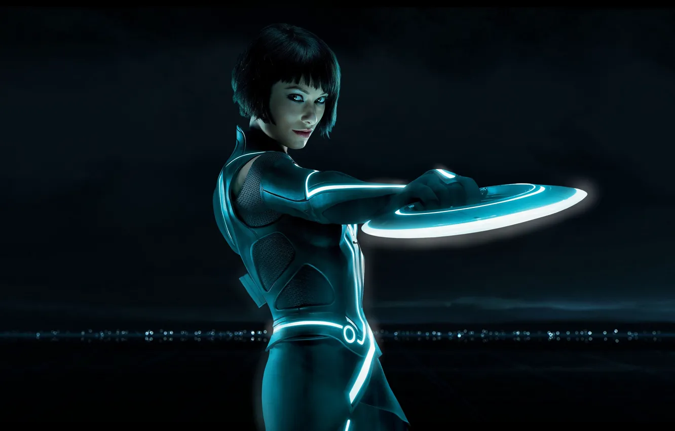Фото обои Olivia Wilde, woman, brunette, actress, Quorra, catsuit, frisbee, bob haircut