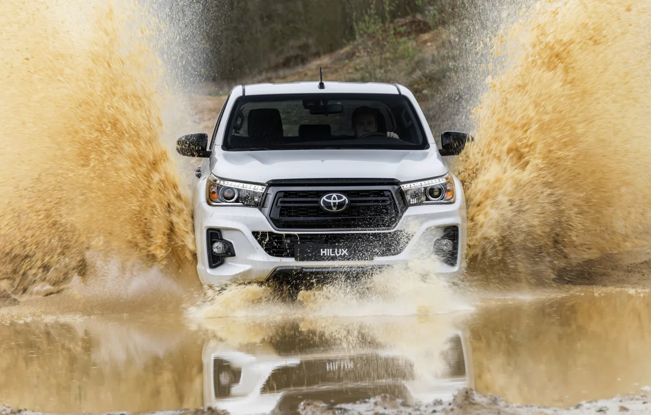 Фото обои белый, вода, брызги, отражение, Toyota, пикап, Hilux, Special Edition