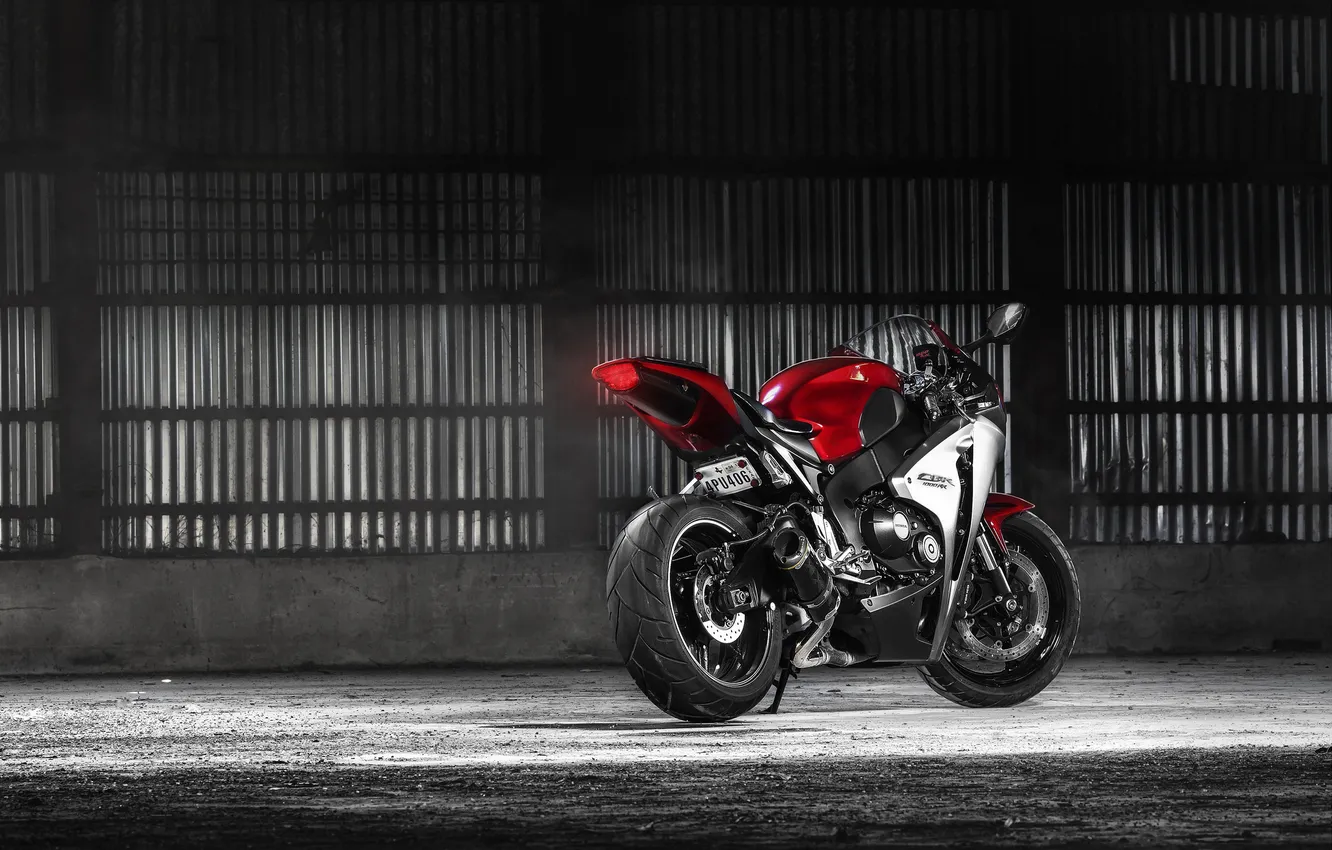 Фото обои мотоцикл, red, Honda, rear, CBR, 1000RR