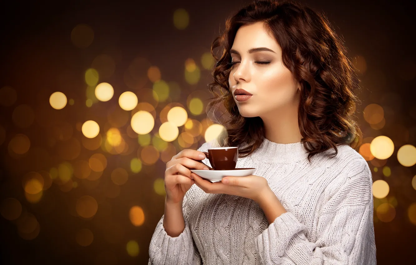 Фото обои девушка, модель, волосы, макияж, прическа, чашка, girl, cup