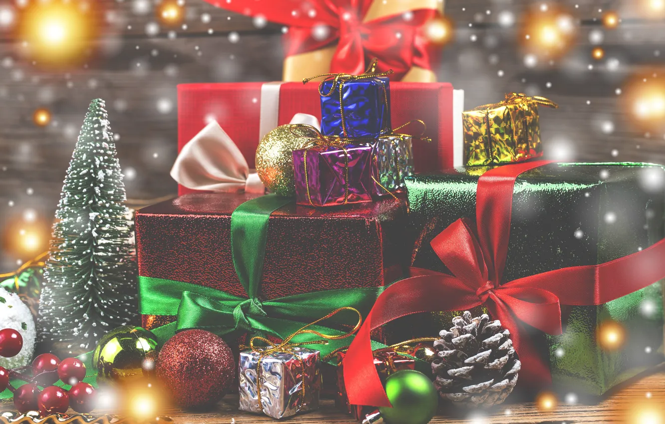 Фото обои праздник, игрушки, новый год, ель, подарки, украшение, банты