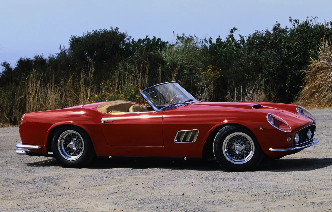 Фото обои красный, фон, Феррари, 1960, Калифорния, Ferrari, классика, кусты