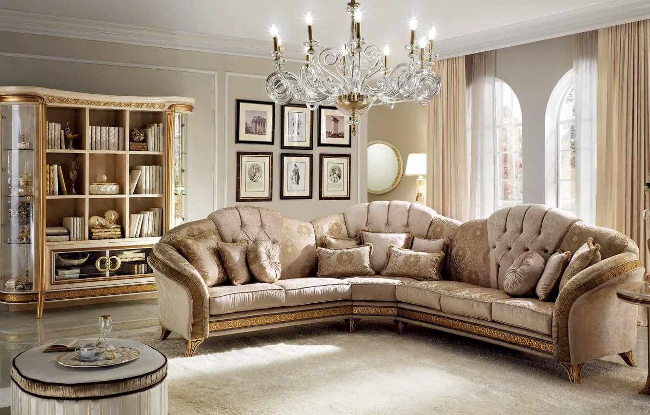 Фото обои диван, золото, мебель, интерьер, люстра, роскошь, гостиная