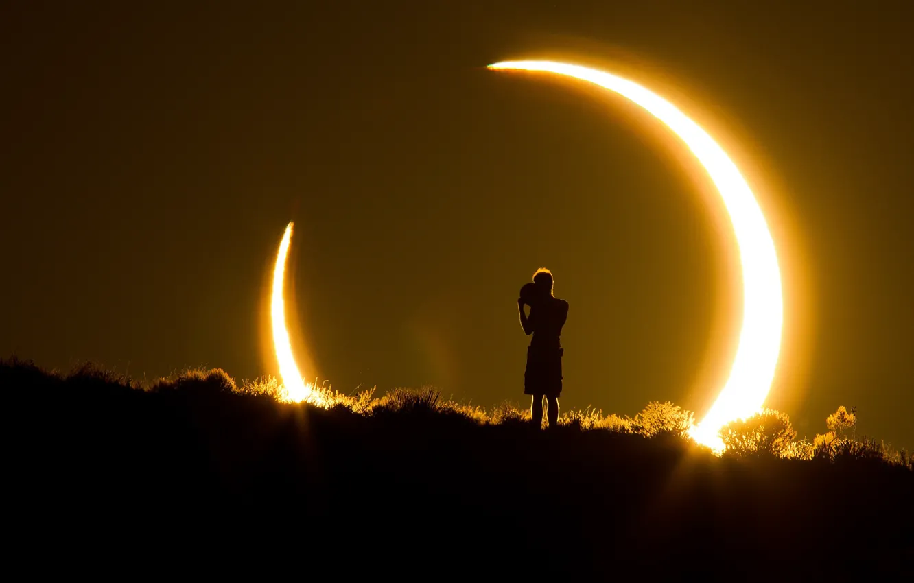 Фото обои moon, sun, boy, solar eclipse