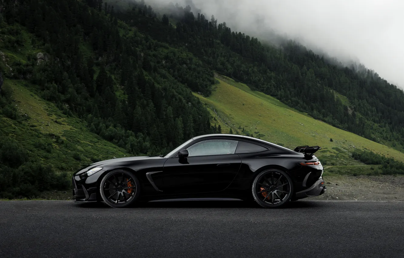 Фото обои Mercedes, Brabus, AMG, спортивное купе, Mercedes-AMG, 2025, Mercedes-AMG GT 63 S E Performance, черный кузов