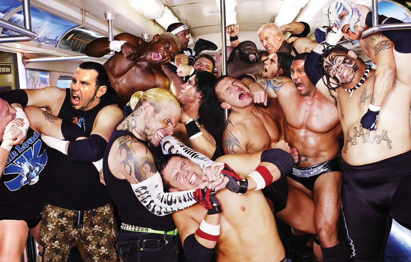 Фото обои Драка, Автобус, Matt Hardy, Rey Mysterio, Мордобой, MVP, Mark Henry, Smackdown