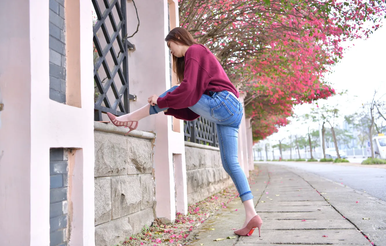 Фото обои Beautiful, Asian, Model, Flowers, Street, Denim, Woman, Cute