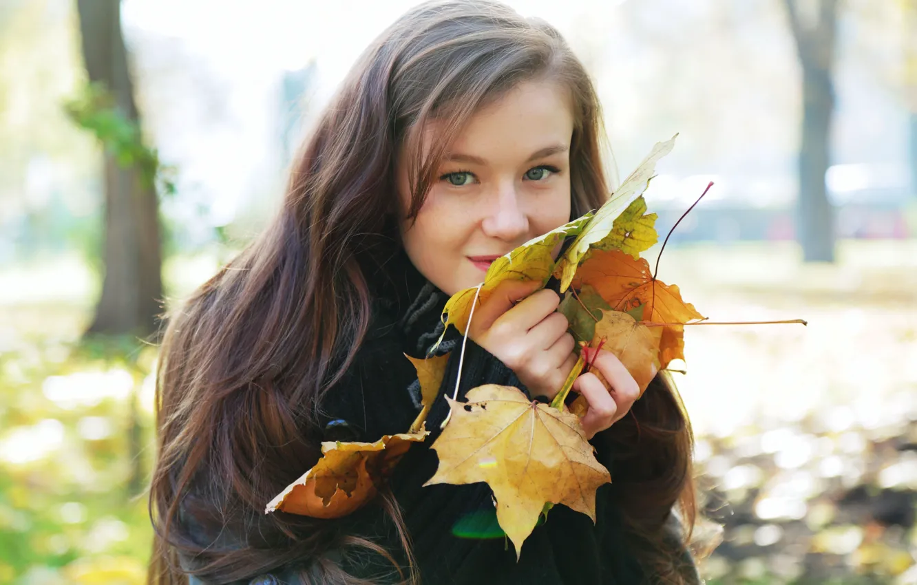 Фото обои осень, листья, девушка, Emily Bloom