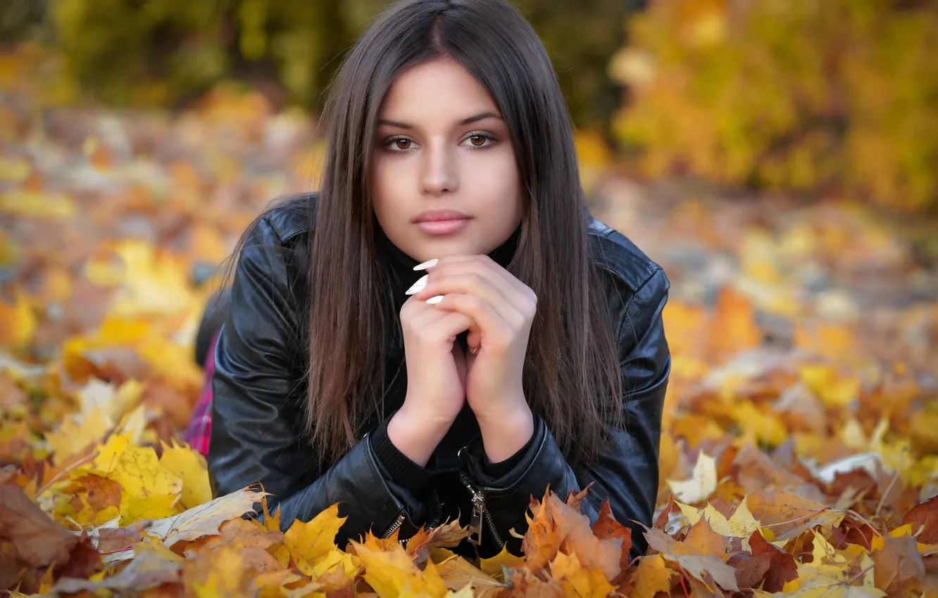 Фото обои Girl, Brunette, Autumn, Eyes, Sight