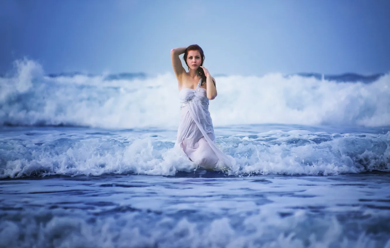 Фото обои волны, пена, девушка, океан