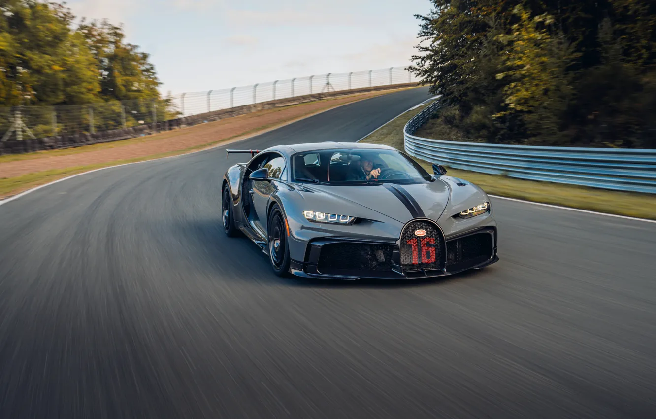 Фото обои Bugatti, на трассе, Chiron, 2020, Chiron Pur Sport