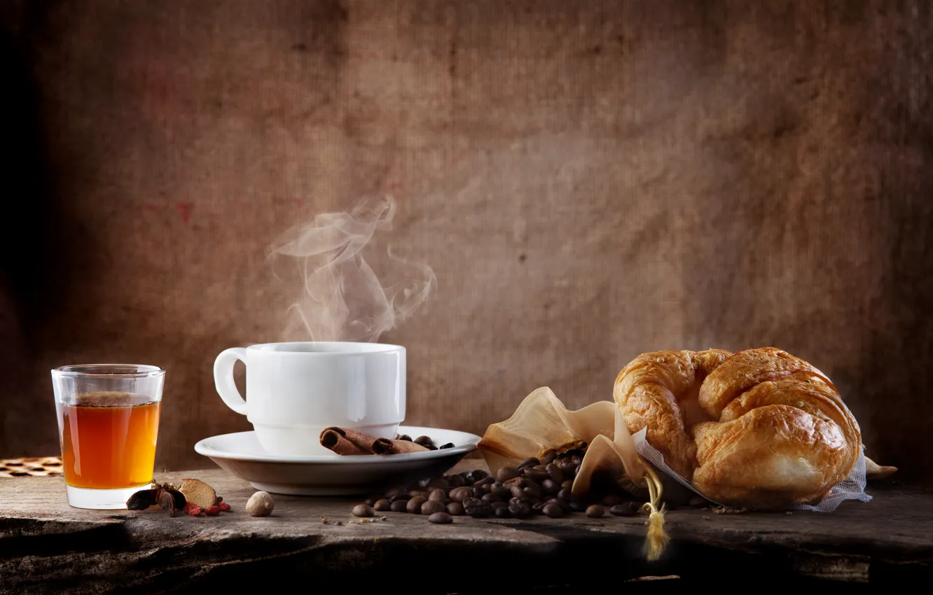 Фото обои кофе, корица, кофейные зерна, круассан