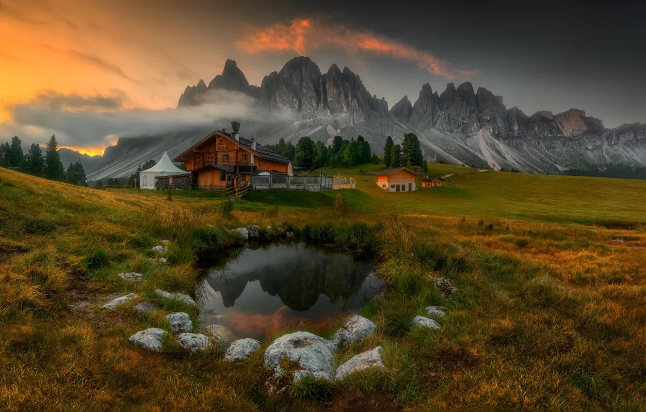 Фото обои трава, облака, пейзаж, горы, природа, камни, дома, Италия