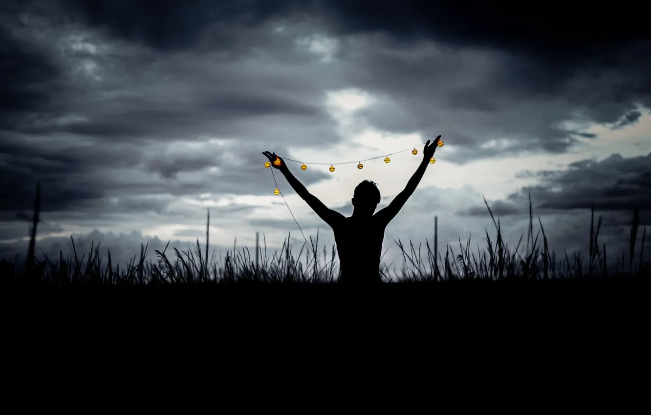 Фото обои field, clouds, man, darkness, silhouette, globes