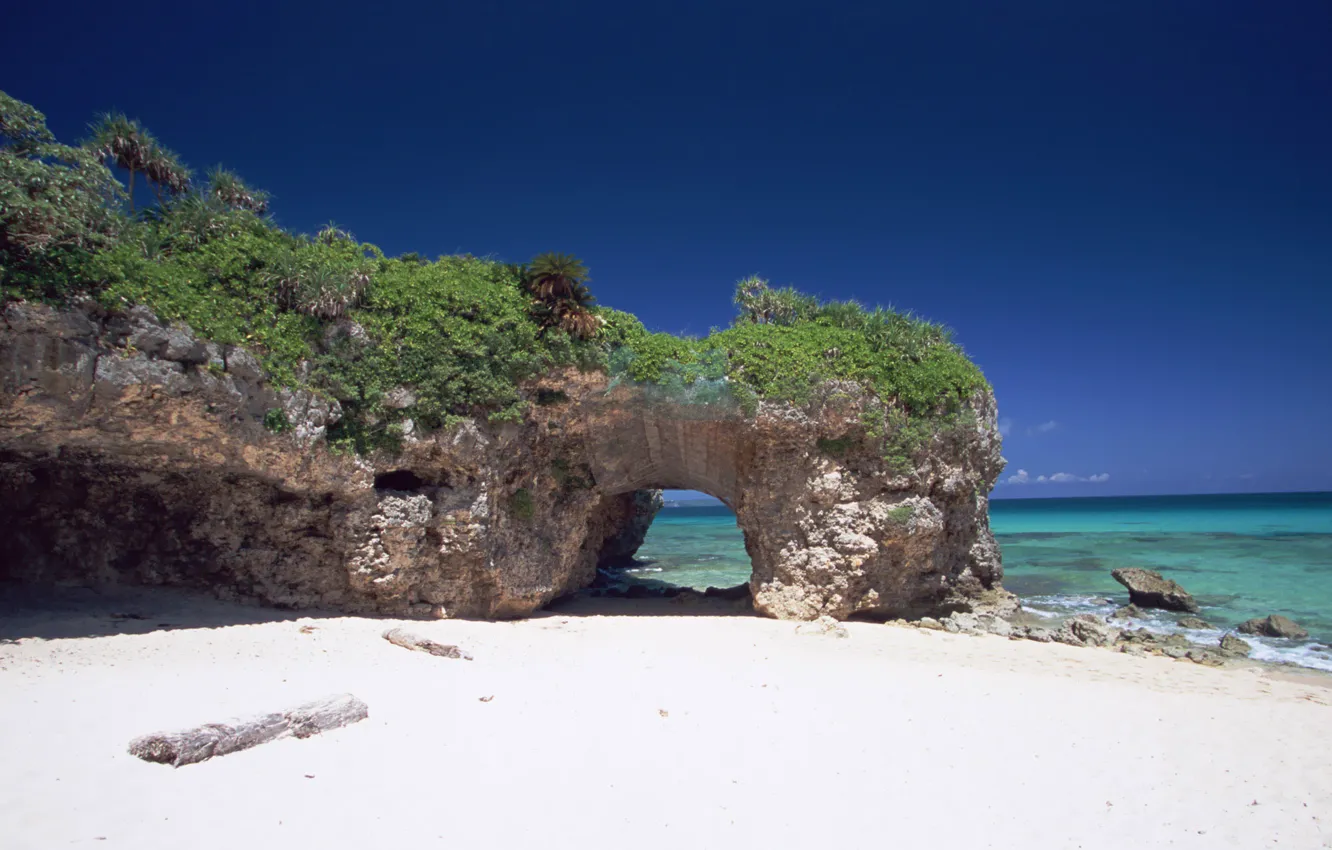 Фото обои песок, море, зелень, пляж, камни, океан, скалы, япония