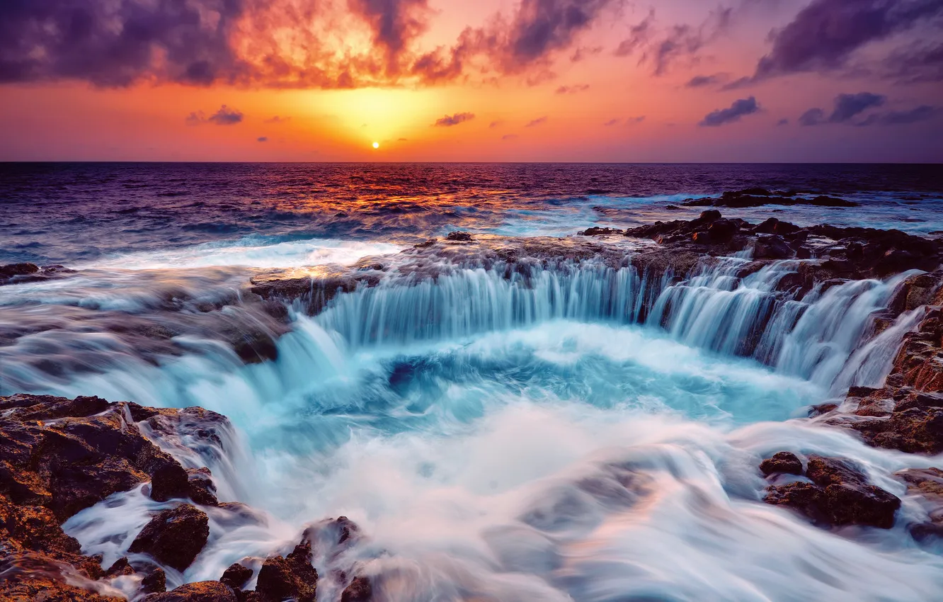 Фото обои море, небо, вода, солнце, закат, камни, потоки