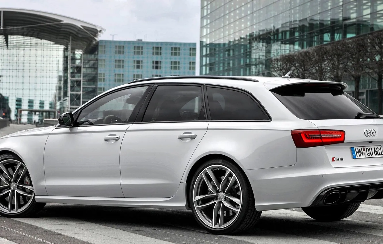 Фото обои белый, город, Audi, здания, RS6, Audi RS6