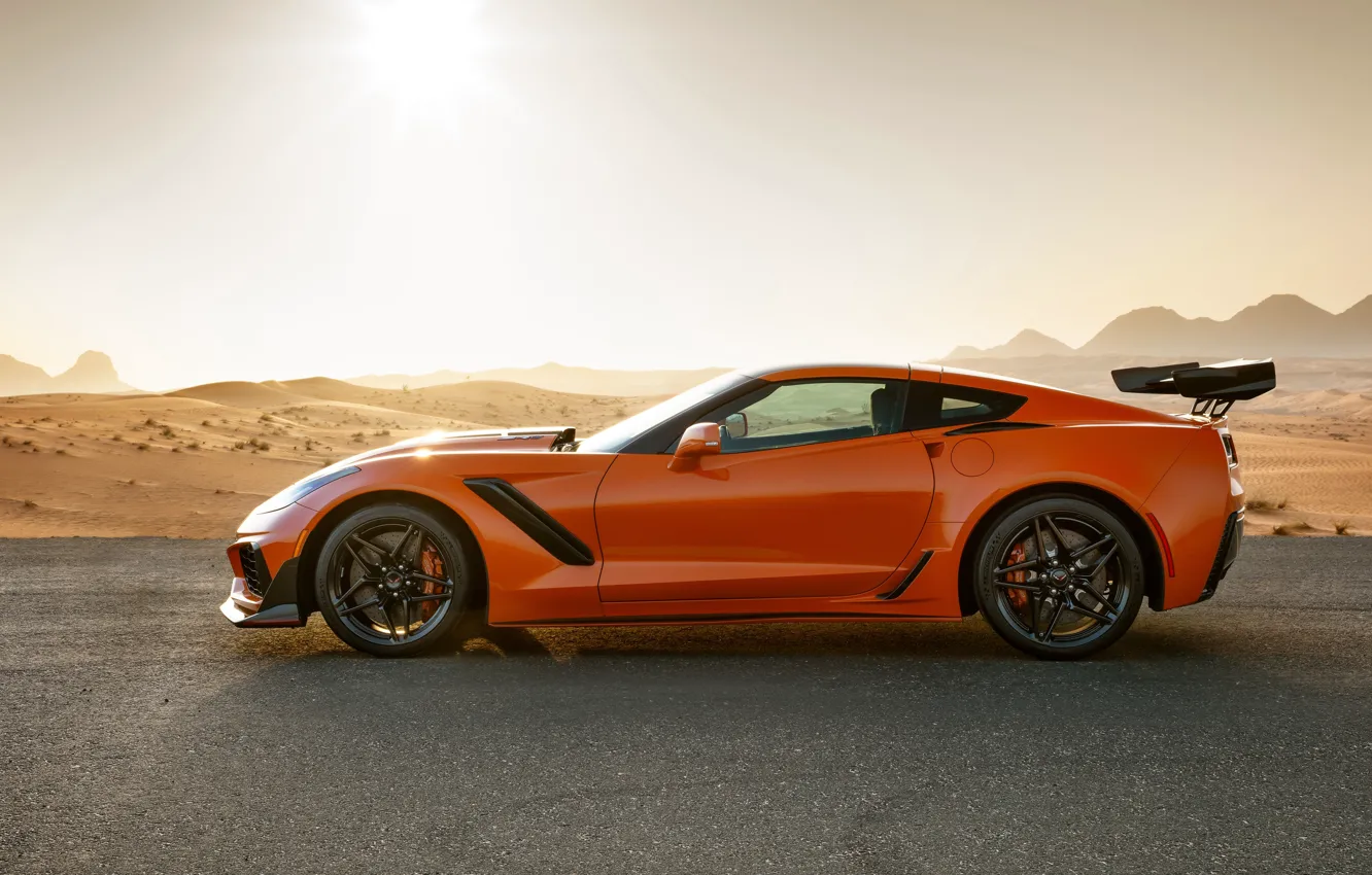 Фото обои оранжевый, Corvette, Chevrolet, ZR1, вид сбоку, 2019