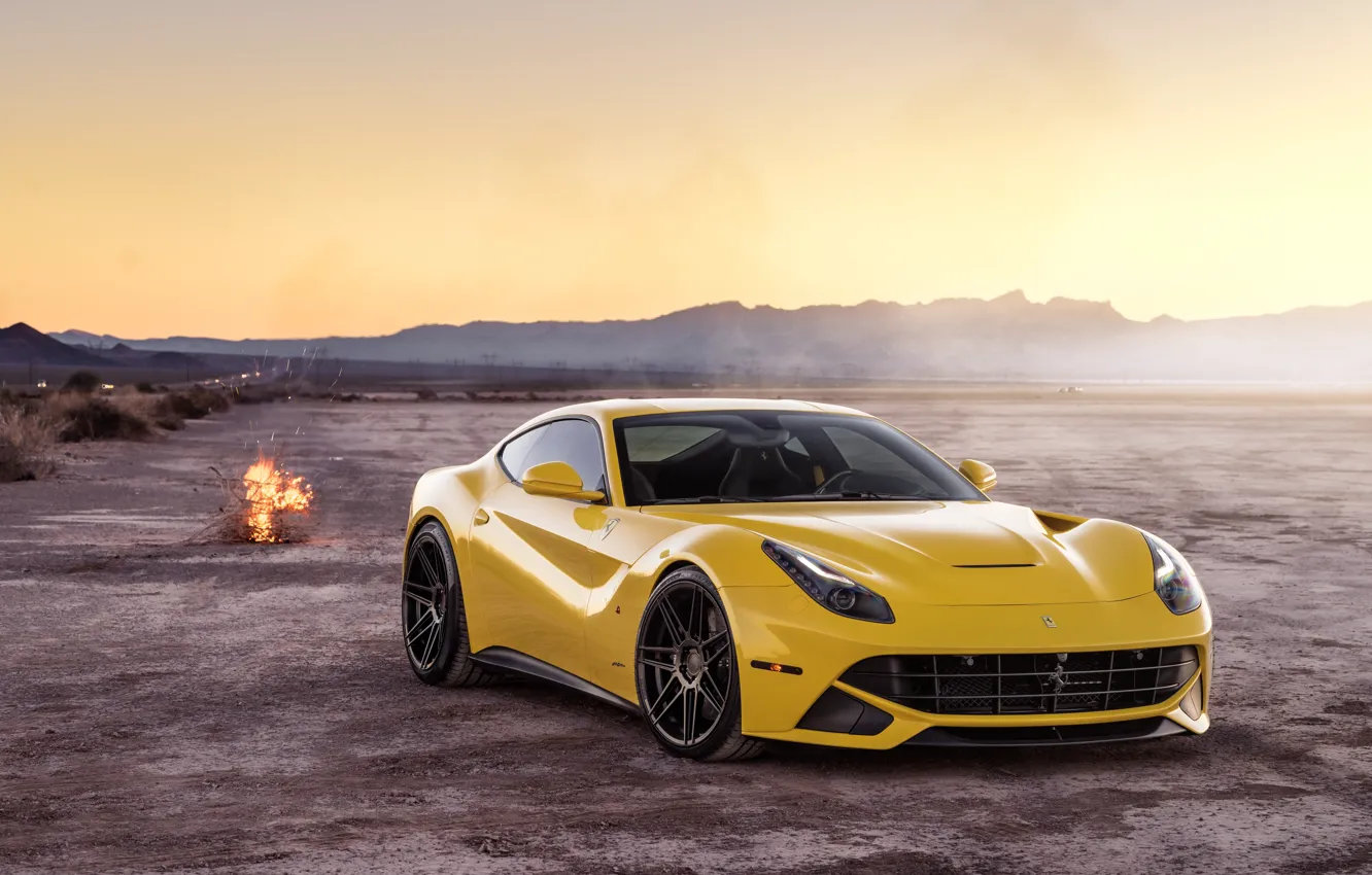 Фото обои пейзаж, желтый, пустыня, ferrari f12