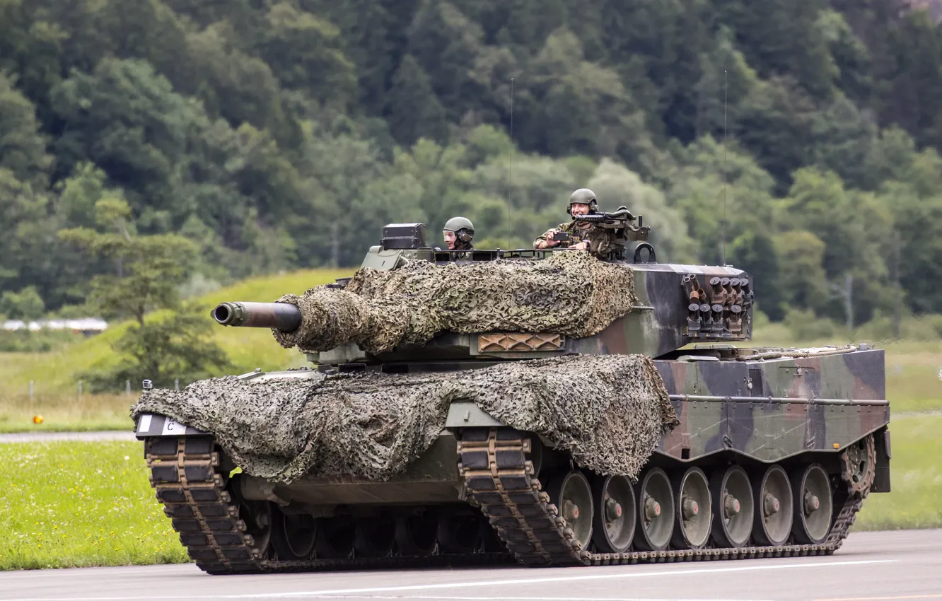 Фото обои танк, камуфляж, боевой, Leopard 2