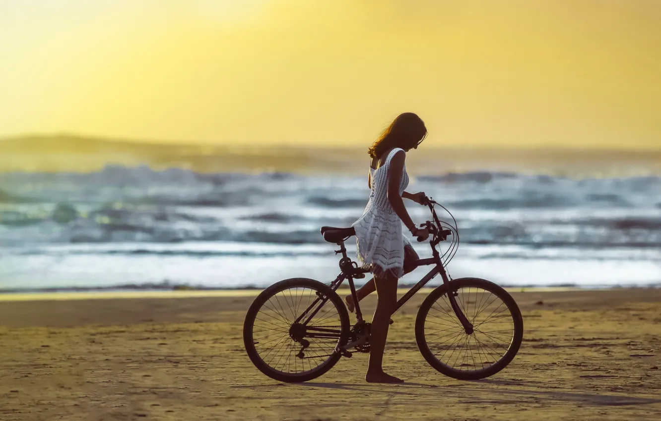 Фото обои пляж, девушка, велосипед