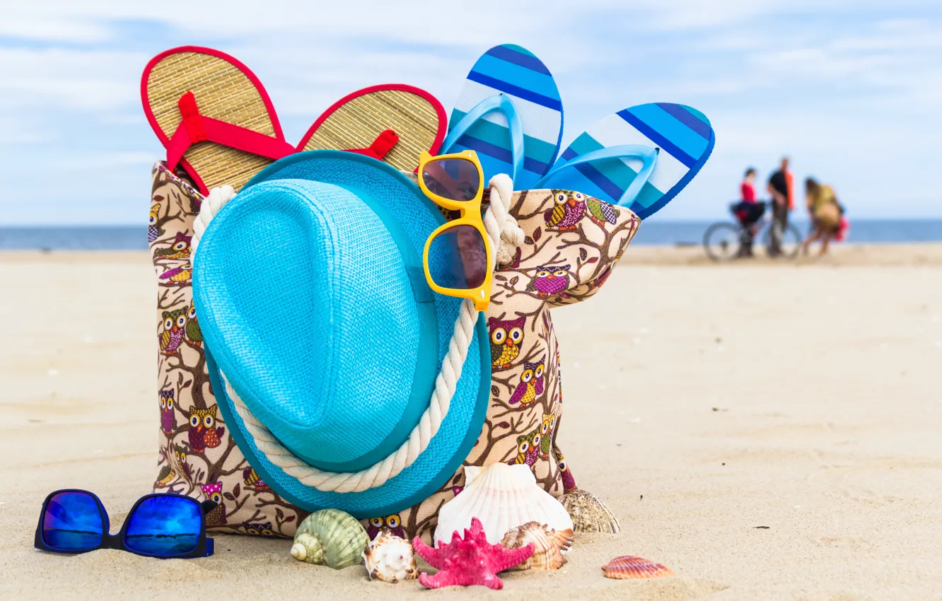 Фото обои песок, море, пляж, солнце, шляпа, очки, summer, beach