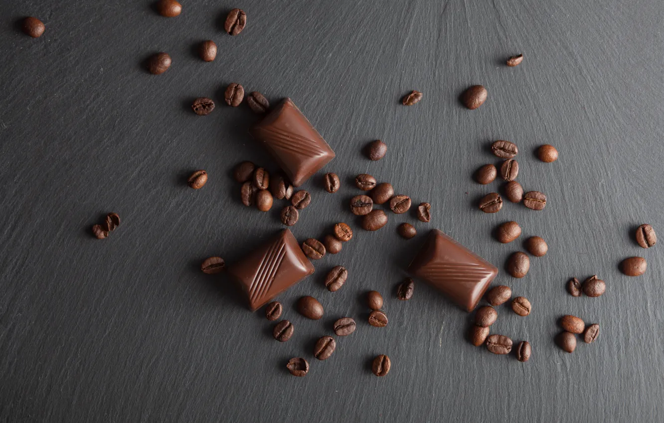 Фото обои Шоколад, кофейные зерна, деревянный фон