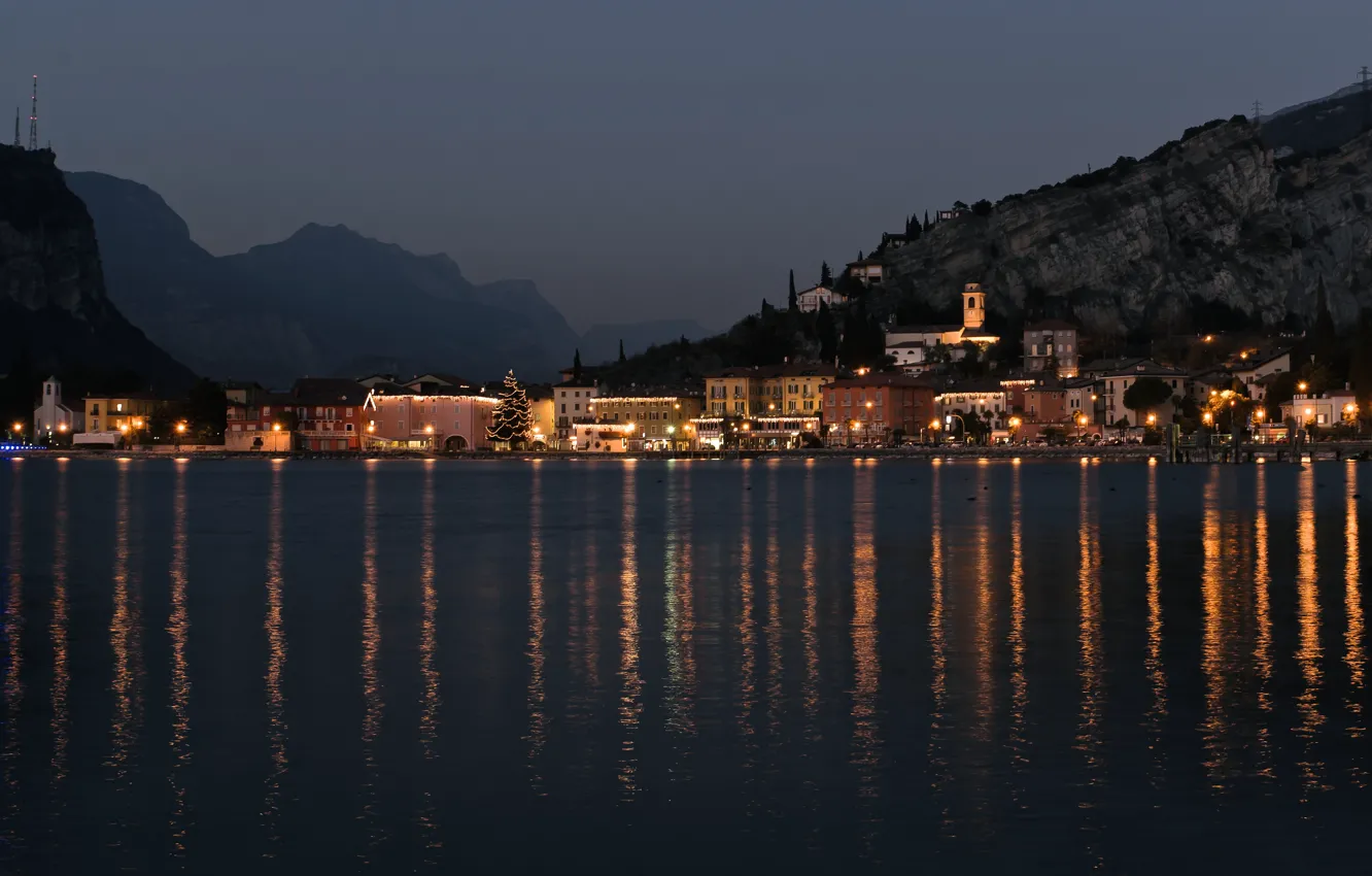 Фото обои Italy, night, mountains, lake, chapel, Torbole, Garda Lake, fog. Chirstmas