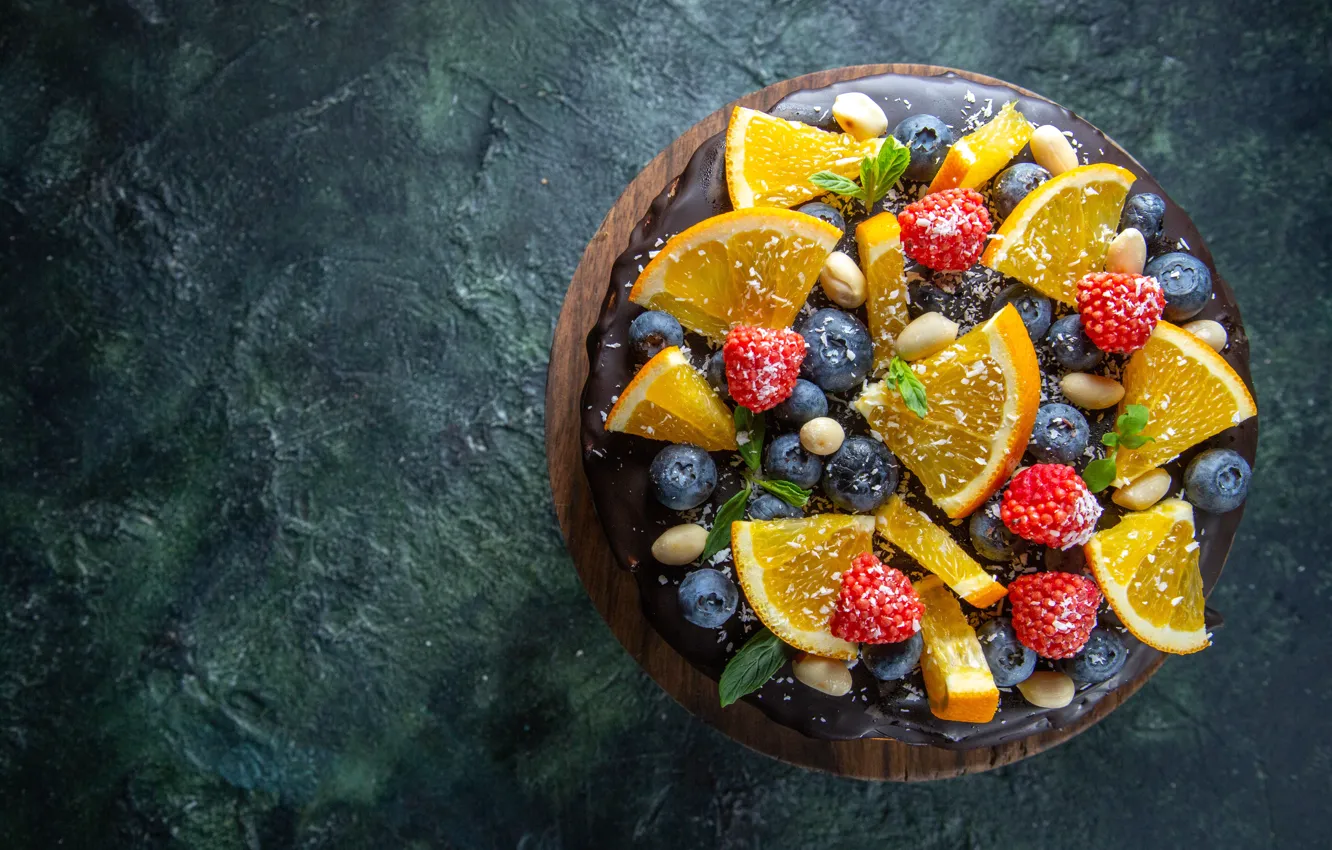 Фото обои ягоды, фон, апельсины, клубника, торт, дольки, голубика