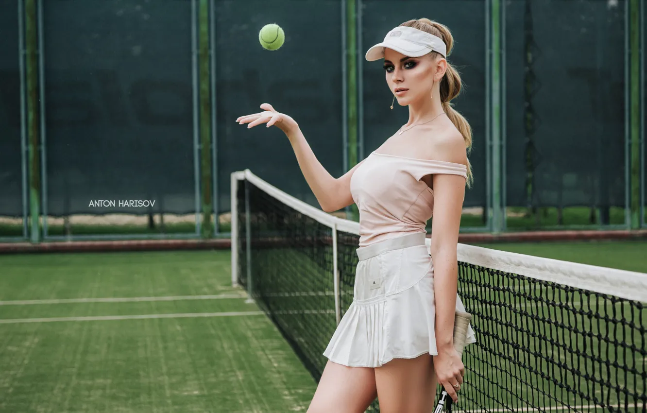 Фото обои девушка, поза, сетка, мячик, теннис, корт, Антон Харисов, Katrin Саркази