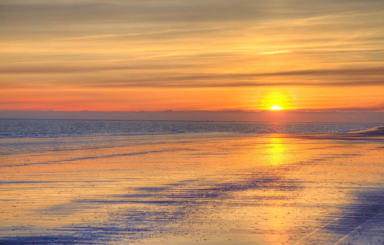 Фото обои море, пляж, облака, закат, горизонт, оранжевое небо
