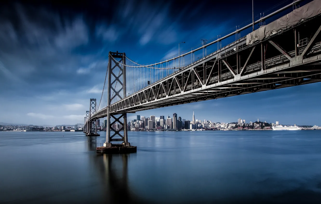 Фото обои вода, мост, рассвет, небоскребы, Сан-Франциско