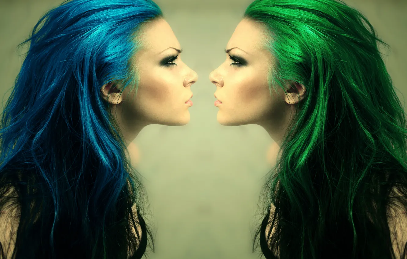 Фото обои девушка, лицо, волосы, зеленые, профиль, синее, к лицу