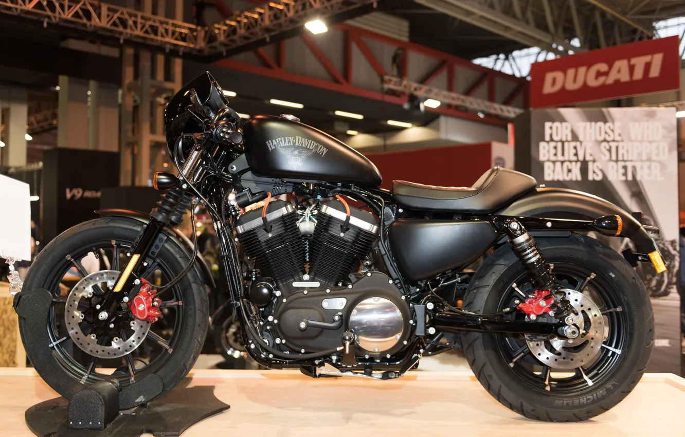 Фото обои дизайн, мотоцикл, выставка, Harley Davidson