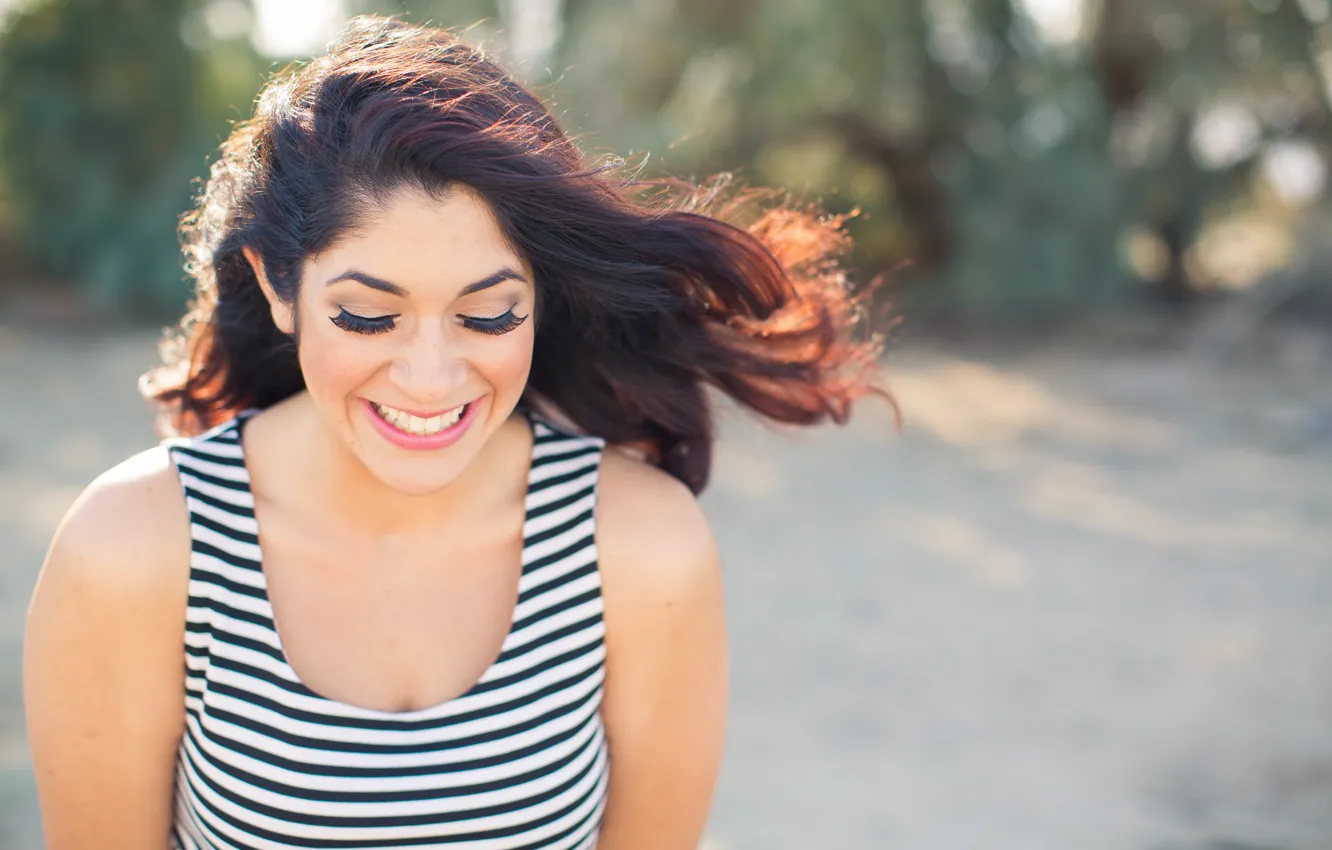 Фото обои девушка, счастье, ресницы, улыбка, брюнетка, Ева, Eva