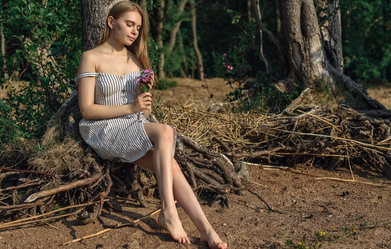 Фото обои dress, trees, nature, flowers, model, women, blonde, sitting