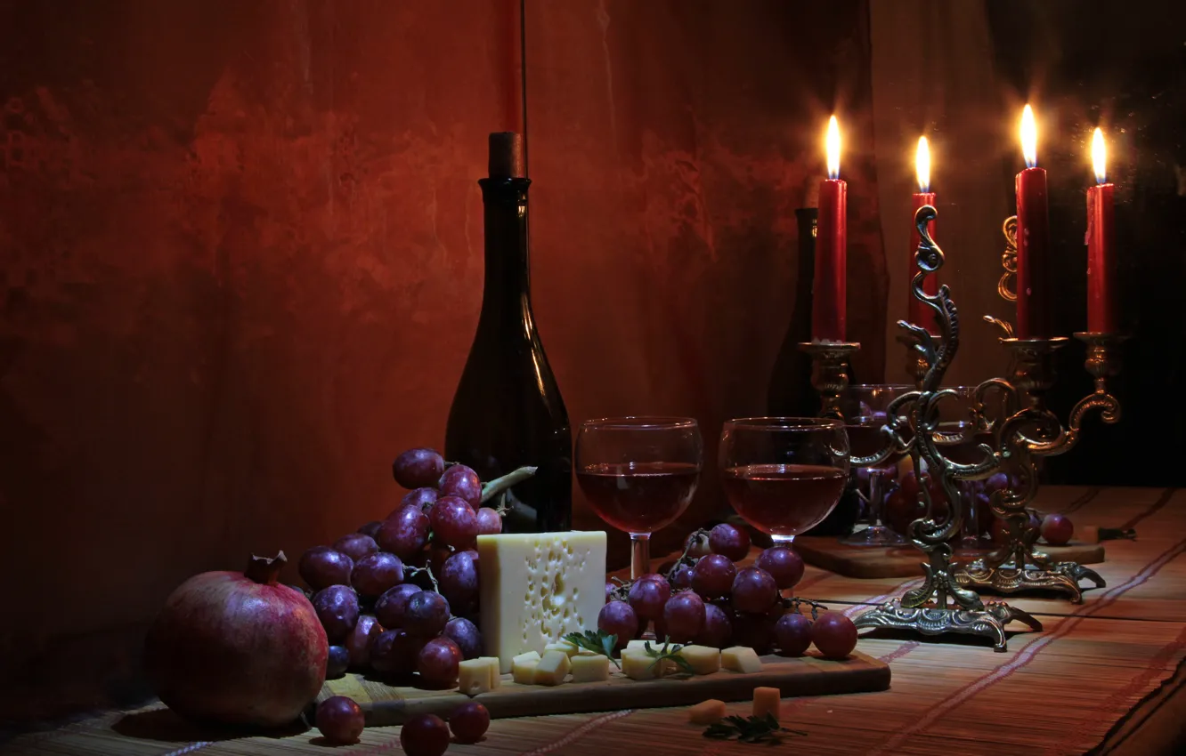 красивый стол с вином
