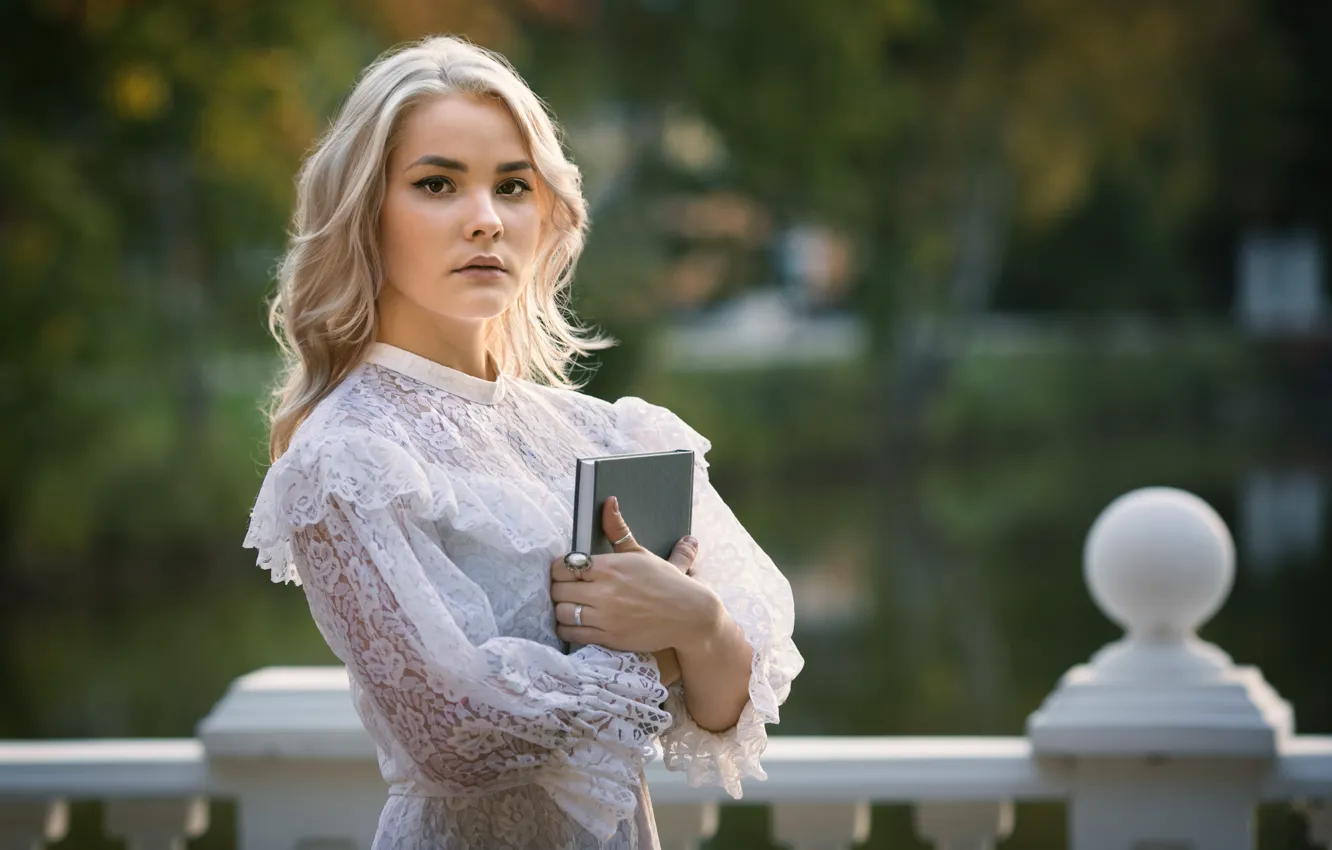Фото обои book, blonde, Алекс Римский