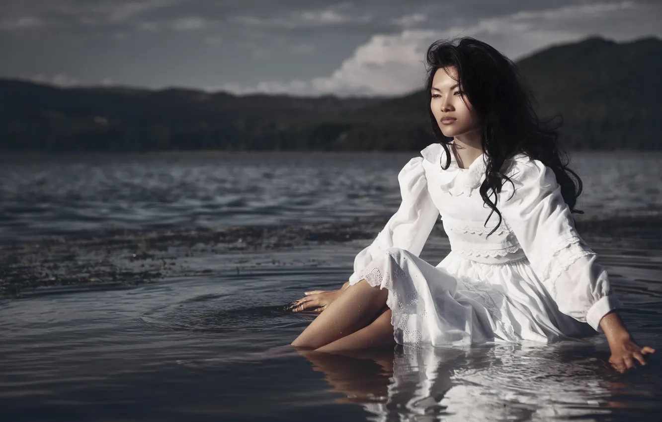 Фото обои в воде, Jasmine, Daniel Ilinca