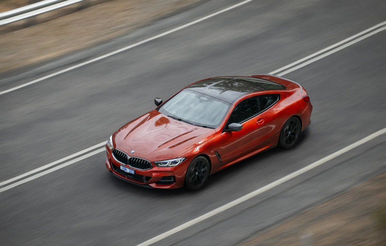 Фото обои движение, купе, скорость, BMW, 2018, 8-Series, 2019, тёмно-оранжевый
