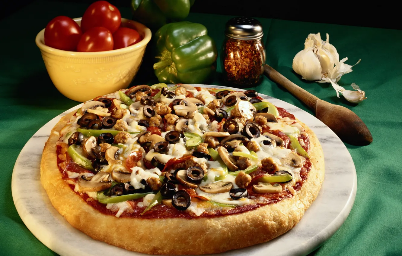 Фото обои грибы, еда, пища, перец, пицца, помидоры, вкусно, маслины
