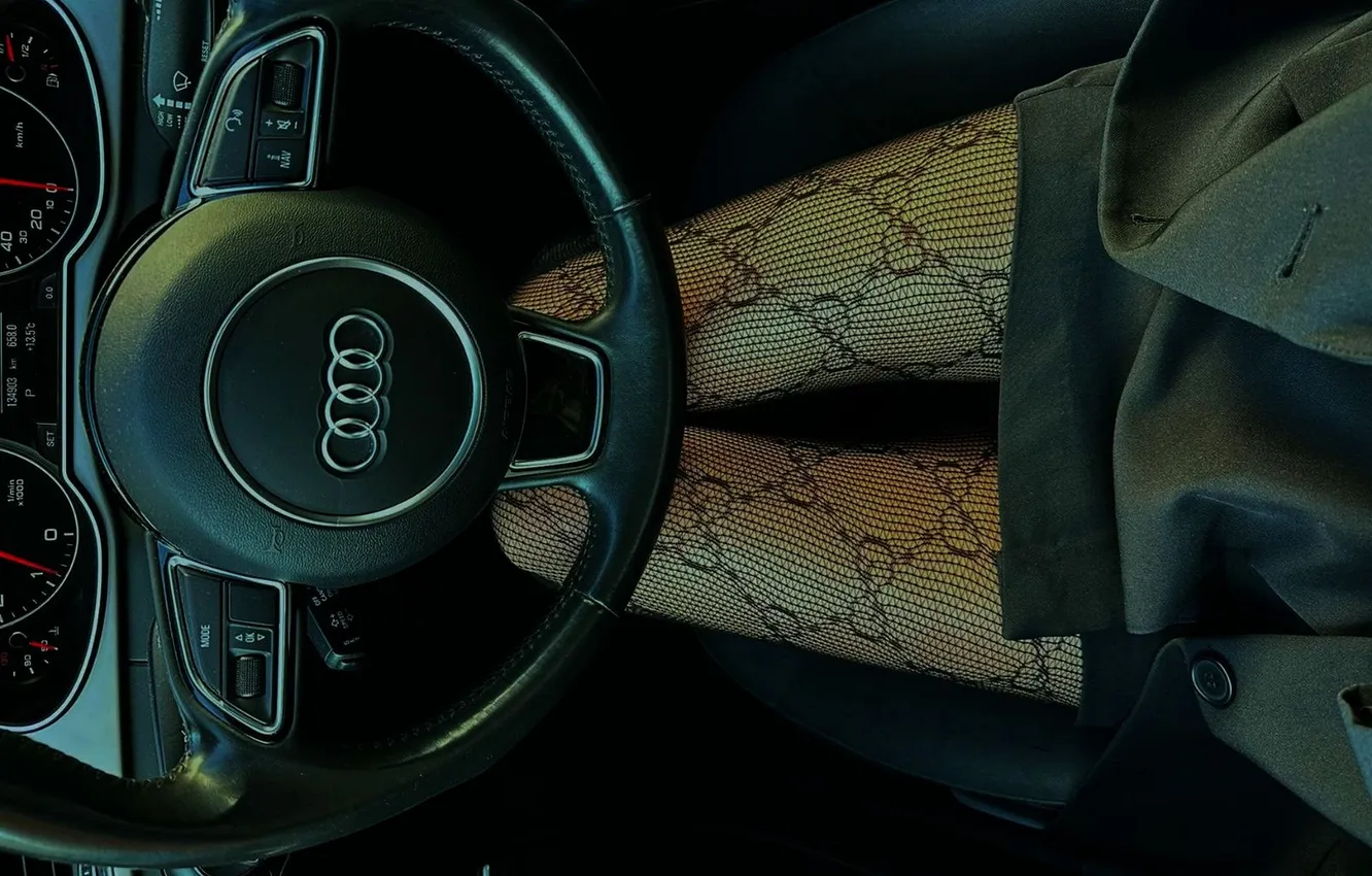 Фото обои авто, девушка, Audi, ноги, руль, колготки, стройные ножки