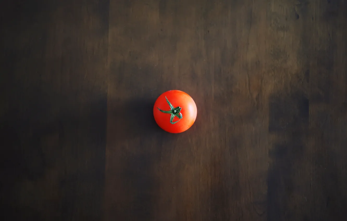 Фото обои красный, стол, фон, обои, тень, минимализм, помидор