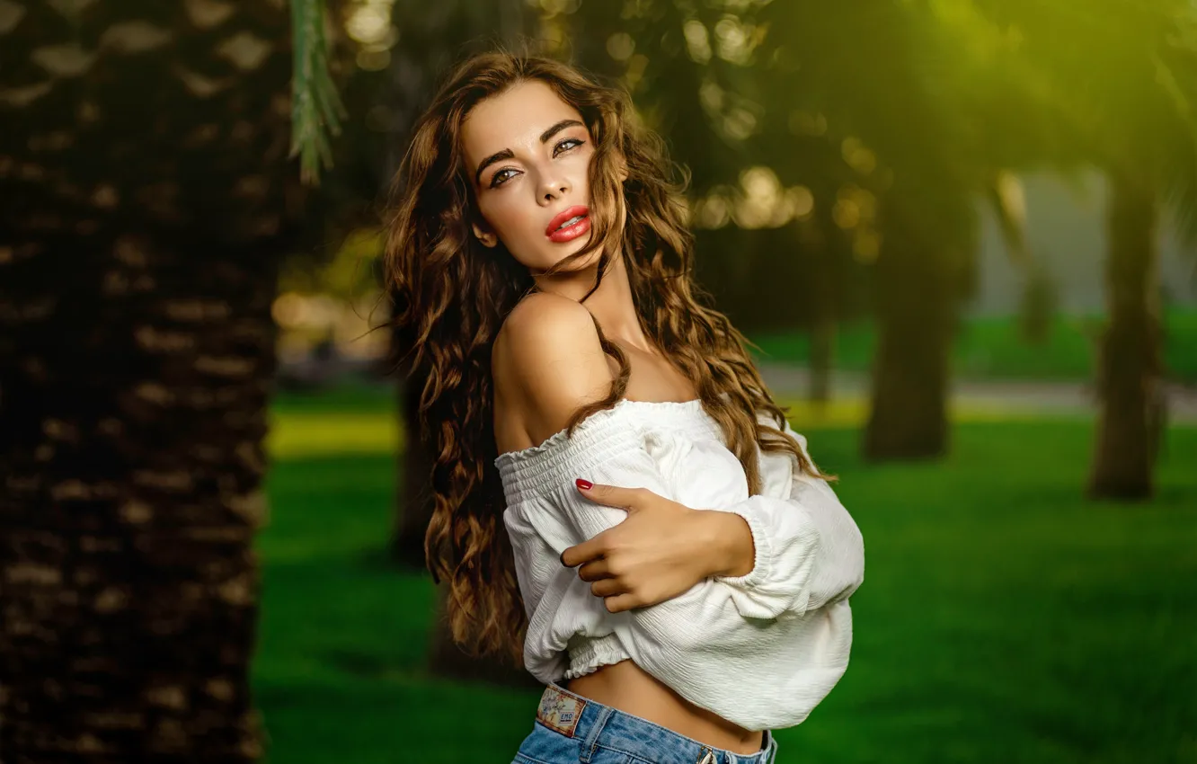 Фото обои девушка, поза, блузка, плечо, Анна, длинные волосы, Сергей Артамонов