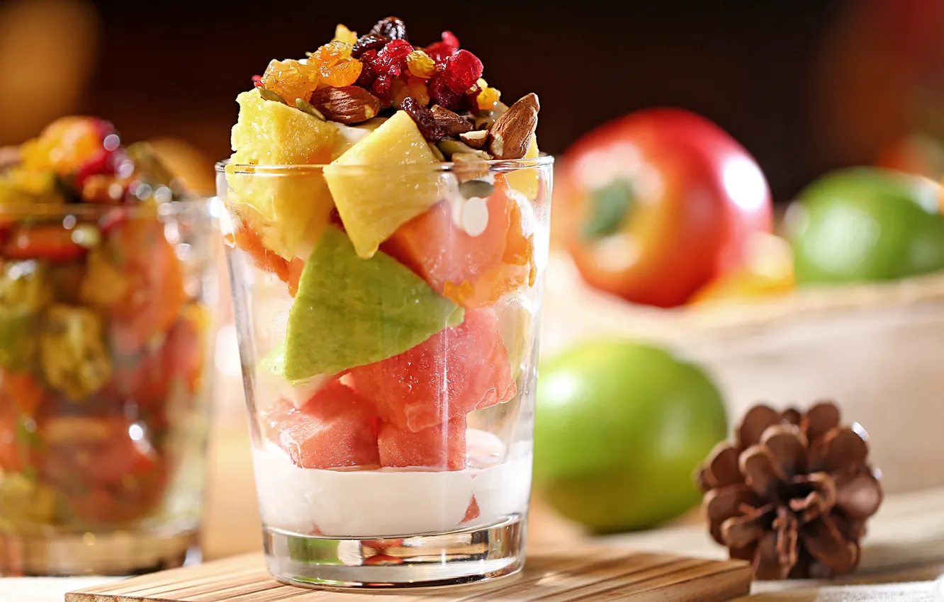 Фото обои ягоды, стаканы, фрукты, орехи, десерт, салат, сухофрукты