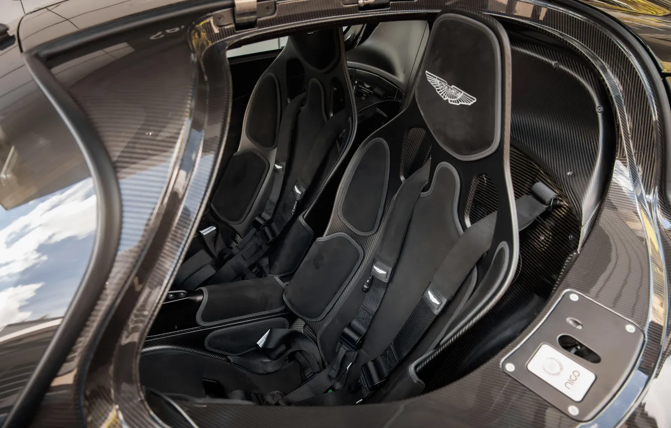 Фото обои Aston Martin, суперкар, supercar, Valkyrie, единственный экземпляр, Aston Martin Valkyrie, 2022, автомобильные кресла