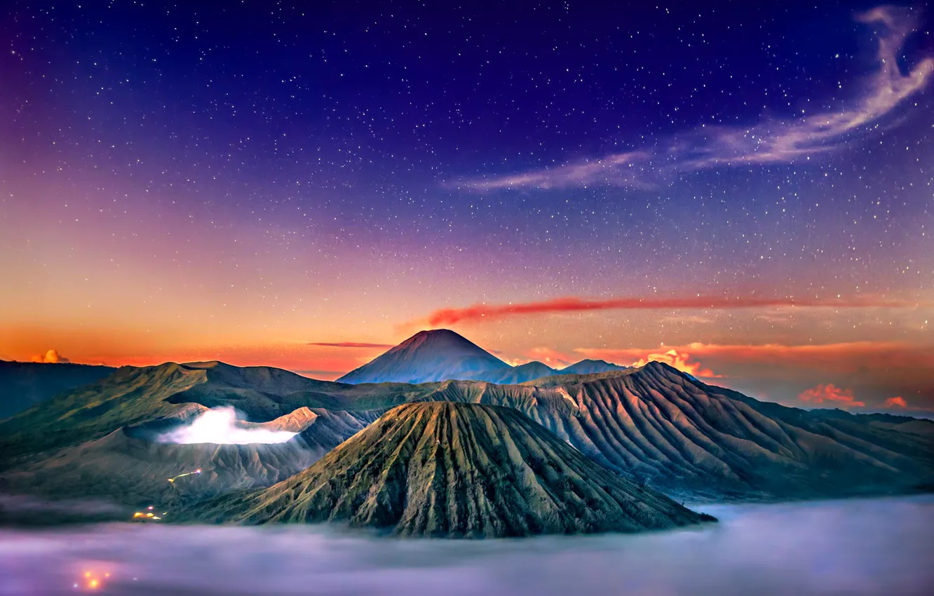 Фото обои небо, звезды, закат, горы, туман, вулкан, hdr