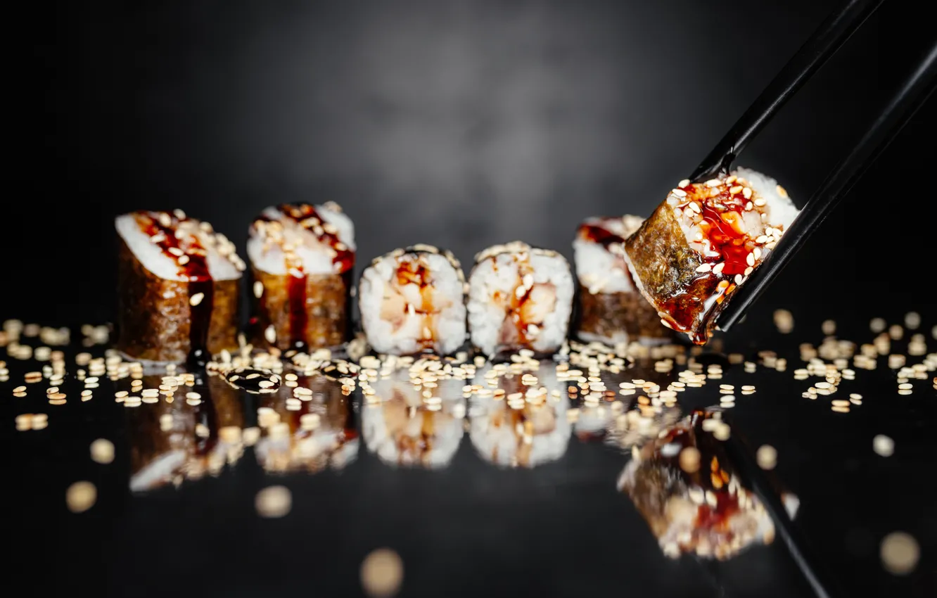 Фото обои Japan, рис, черный фон, sushi, суши, rice, морепродукты, roll
