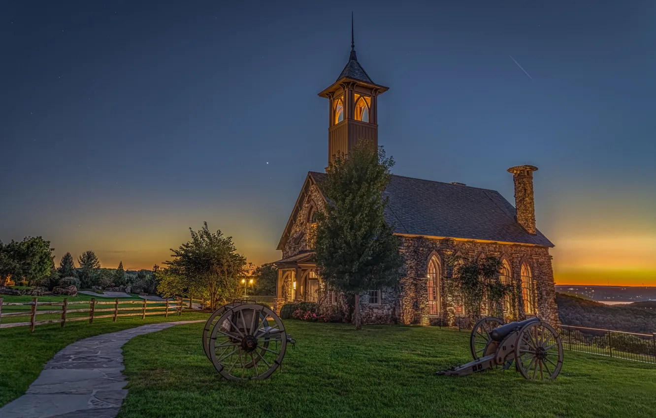 Фото обои закат, пушки, Миссури, часовня, лужайка, Missouri, Chapel of the Ozarks, Ридждейл