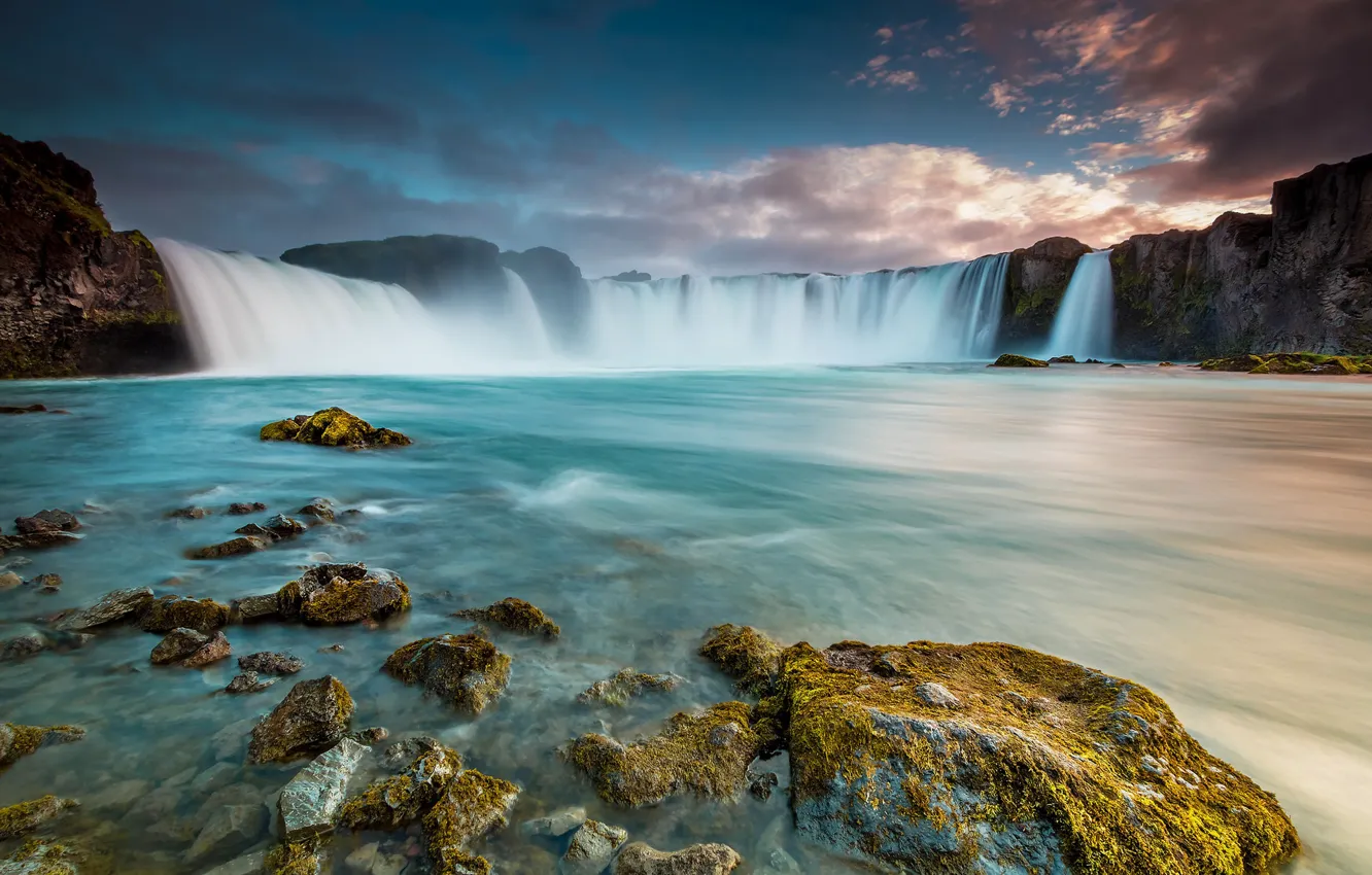 Фото обои небо, пейзаж, горы, река, камни, водопад, Исландия